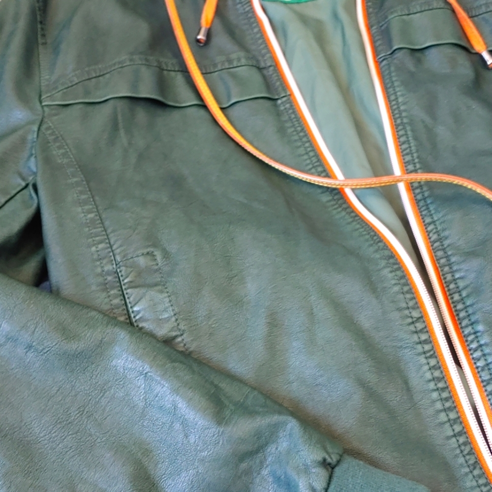 Leather jacket - Picture 11 of 12